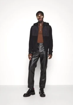 J.Lindeberg Perry Hybrid Hood Jacket - Cardigan - Black 11 J.Lindeberg Perry Hybrid Hood Jacket - Cardigan - Black -Clothing Sale Store 0d8f0563fc8d427c8dc9dae73716fca3