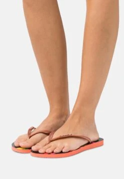 Havaianas Slim Tropical - T-Bar Sandals - Salmon