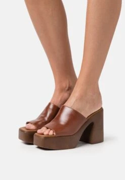 FREE PEOPLE Zoe Platform - Heeled Mules - Brown