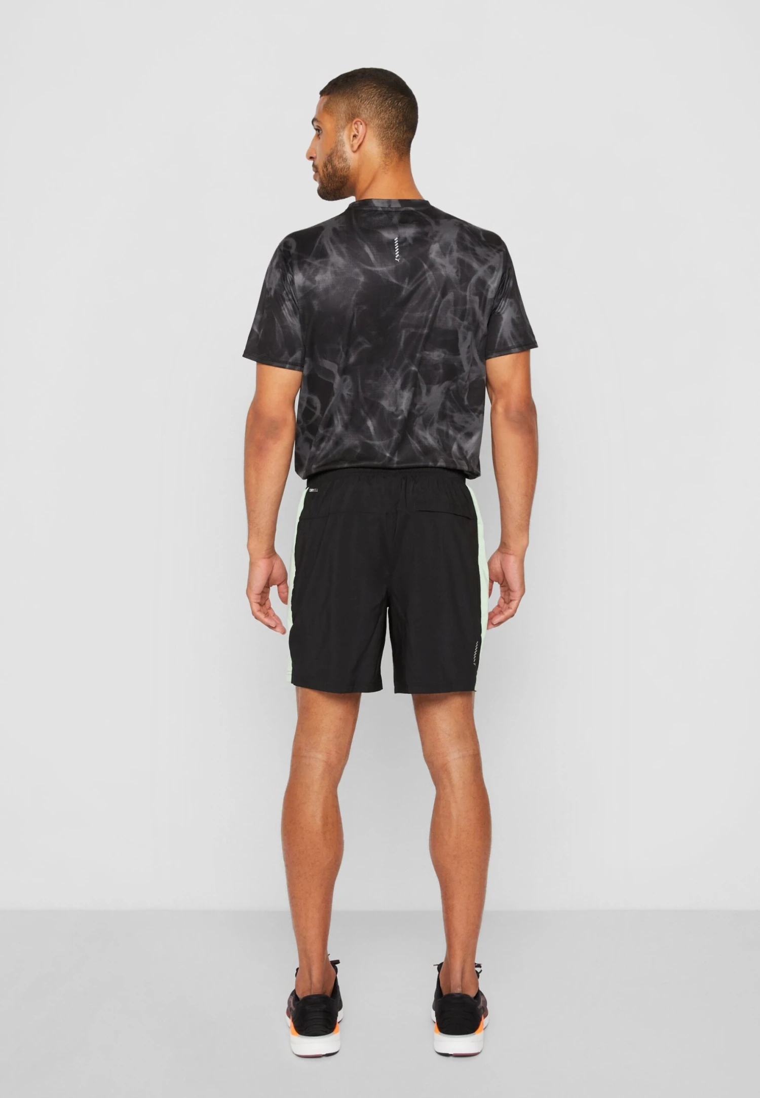 Puma Run Favorite Session- Sports Shorts - Black Light Mint 3 Puma Run Favorite Session- Sports Shorts - Black Light Mint - Image 3