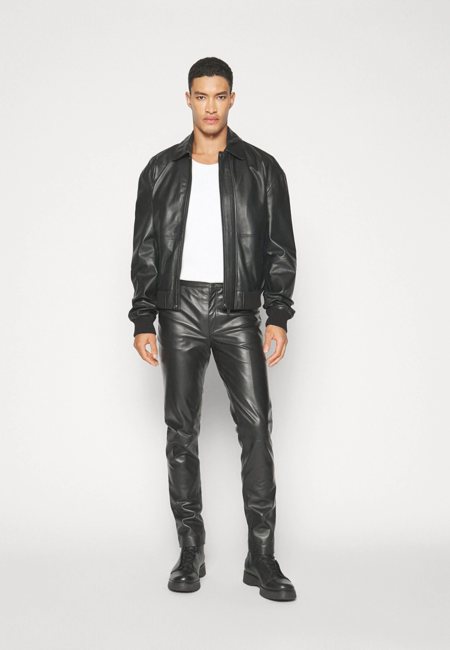 Oversized - Bomber Jacket - Black 5 Oversized - Bomber Jacket - Black - Image 5