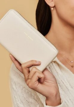 Isabel Bernard Wallet - Beige