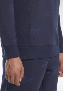Reebok Ri Aop Crew - Sweatshirt - Vector Navy -Clothing Sale Store 3e57b8a5f696441e93cc3c04050b161c