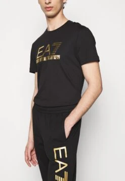 EA7 Emporio Armani Trouser - Tracksuit Bottoms - Black/Gold 10 EA7 Emporio Armani Trouser - Tracksuit Bottoms - Black/Gold -Clothing Sale Store 432183202bf74a71a92fb46aad264933
