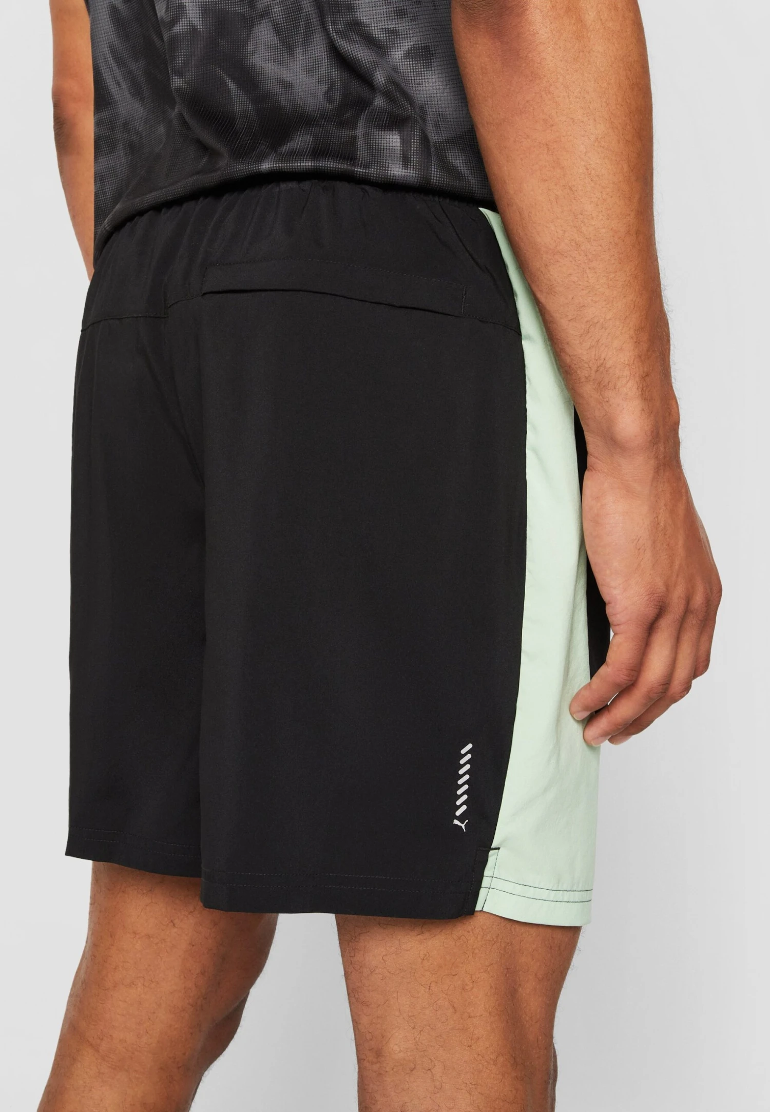 Puma Run Favorite Session- Sports Shorts - Black Light Mint 6 Puma Run Favorite Session- Sports Shorts - Black Light Mint - Image 6