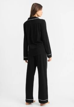 New Signature - Pyjamas -Clothing Sale Store 4527628f9be04523bc379eaefa6b068e