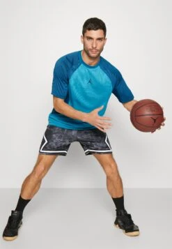 Jordan Basic T-Shirt - Blue Lightning/Midnight Navy -Clothing Sale Store 4c13206e60114de7a81dcdfb403c0e78