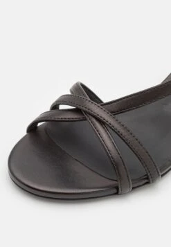 Furla Code - Sandals -Clothing Sale Store 554a2d4a67a64fdc861ae7ce16df01a2