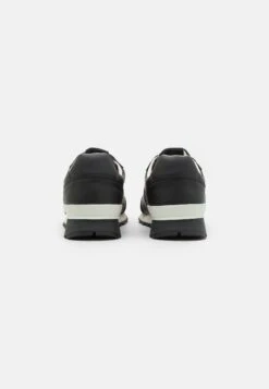 Guess Padova Carryover - Trainers - Black -Clothing Sale Store 5e5f401560c141549d0cd286da92f58a