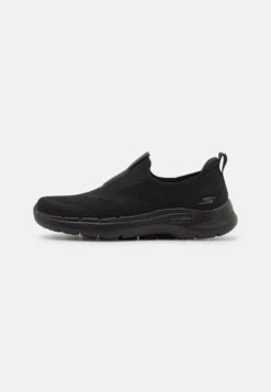 Go Walk 6 - Walking Trainers - Black