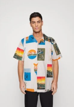 Boxed Fit Short Sleeved - Shirt - Multi-Coloured