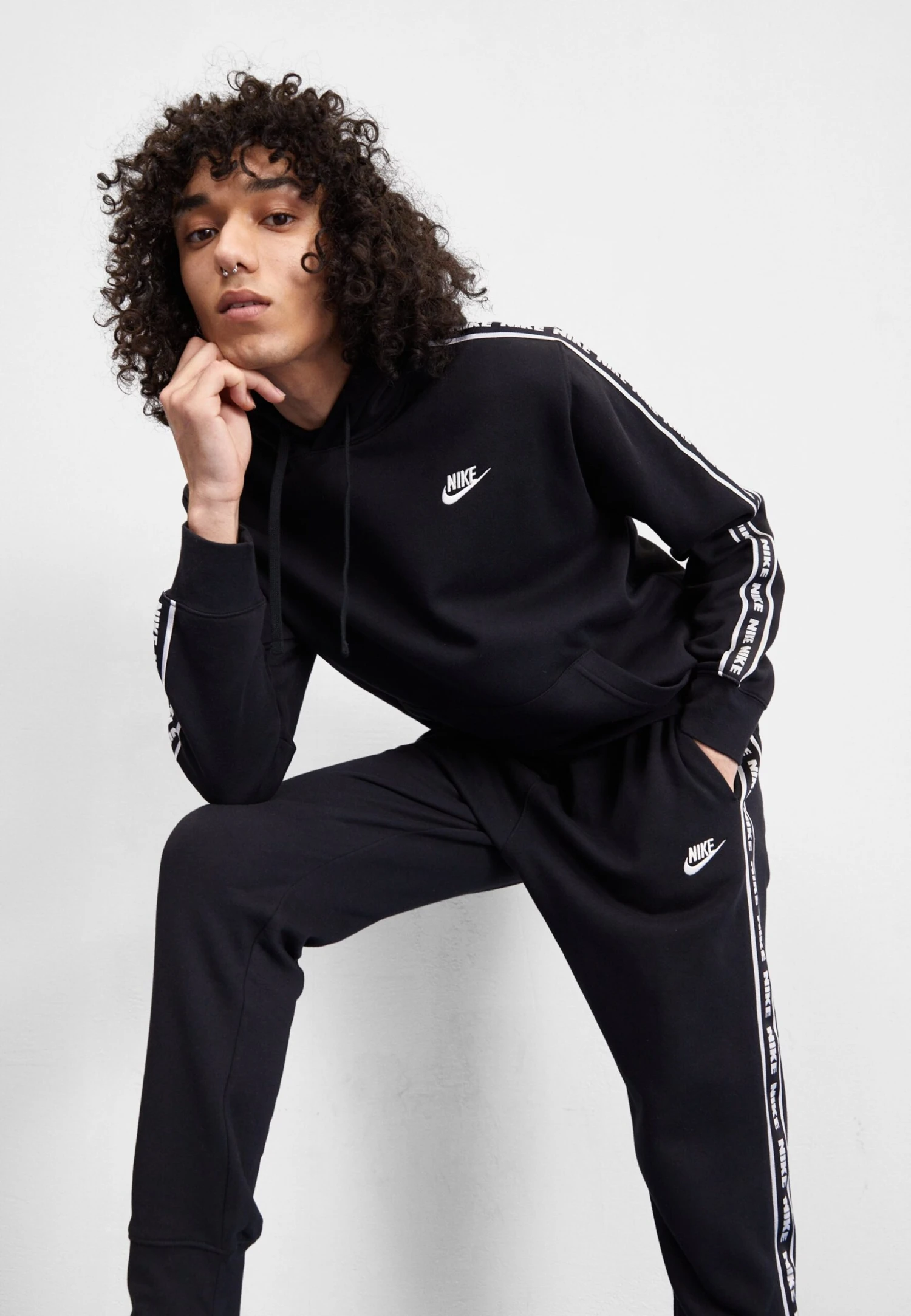 Nike Sportswear Club Suit - Tracksuit - Black/White 3 Nike Sportswear Club Suit - Tracksuit - Black/White - Image 3