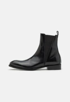 Chelsea Boots - Classic Ankle Boots - Black