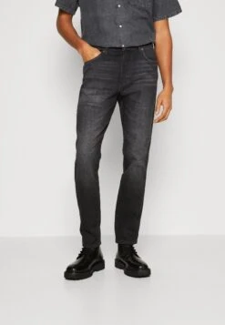 Wrangler Larston - Slim Fit Jeans - Faded Black