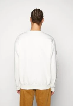 Reebok Classic Crew Unisex- Sweatshirt - Chalk 8 Reebok Classic Crew Unisex- Sweatshirt - Chalk -Clothing Sale Store 8901acd8a161458180cbf97cc92cdf24