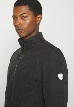 EA7 Emporio Armani Acket - Down Jacket - Nero -Clothing Sale Store 8a0ebc81935d44e7b710abed06bb3e90