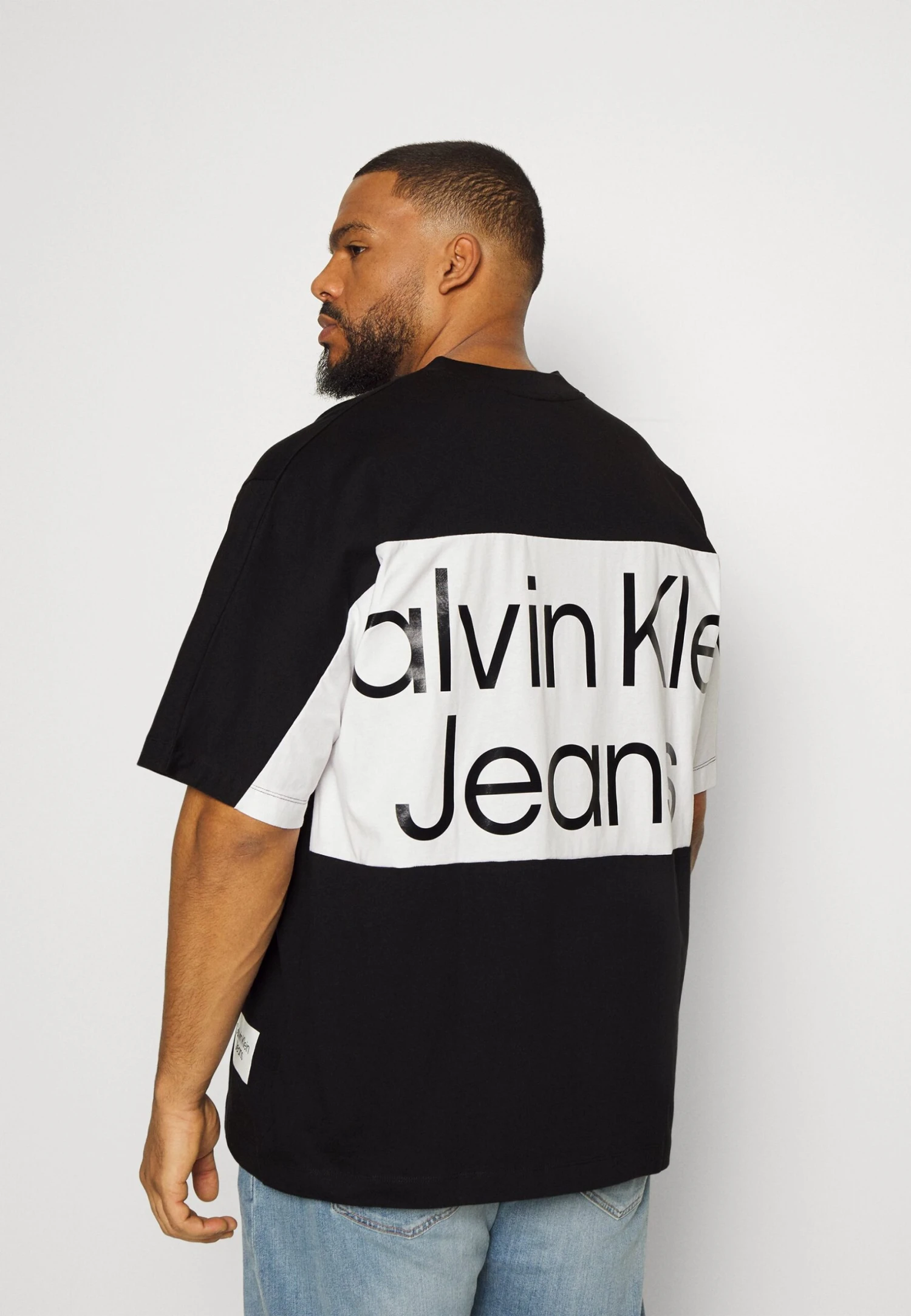 Plus Bold Logo Colorblock Tee - Print T-Shirt - Black 3 Plus Bold Logo Colorblock Tee - Print T-Shirt - Black - Image 3