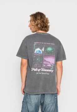 BDG Urban Outfitters Path Of Discovery Tee Unisex - Print T-Shirt - Charcoal