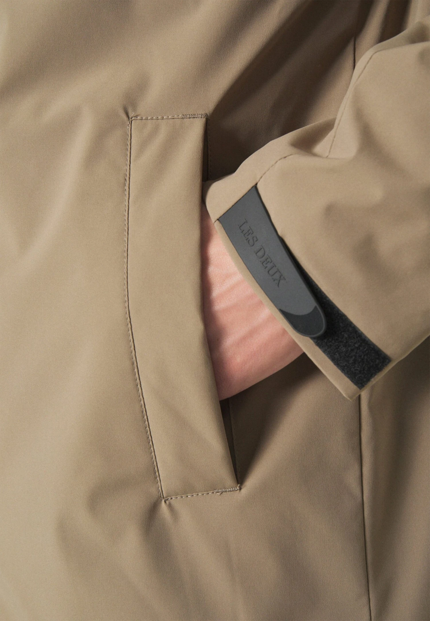 Les Deux Nigel Coat - Waterproof Jacket - Walnut 8 Les Deux Nigel Coat - Waterproof Jacket - Walnut - Image 8