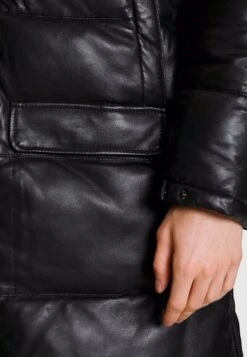 Yotei - Winter Coat - Black -Clothing Sale Store 99db5930dc754717b4aecd04f529f84f