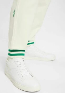 ESPRIT Style Mit Delfinlogoaufnäher - Tracksuit Bottoms - Off White 14 ESPRIT Style Mit Delfinlogoaufnäher - Tracksuit Bottoms - Off White -Clothing Sale Store a0feec42b18c410ba50b1714674d3455