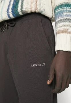 Les Deux Lens - Tracksuit Bottoms - Dark Grey 9 Les Deux Lens - Tracksuit Bottoms - Dark Grey -Clothing Sale Store aa50f4ad8bcd4b92b02ee3a9d5bd583e