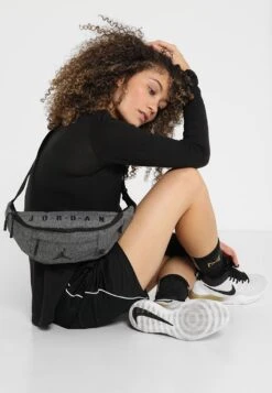 Jordan Air Crossbody Unisex - Bum Bag - Carbone Heather -Clothing Sale Store b2a931004a9244d082ee15d64e0dd2f1