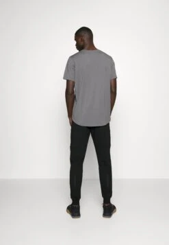 ICANIWILL Stride Men - Tracksuit Bottoms - Black 7 ICANIWILL Stride Men - Tracksuit Bottoms - Black -Clothing Sale Store b2d31d73f61c452da9471d36deedcbfe