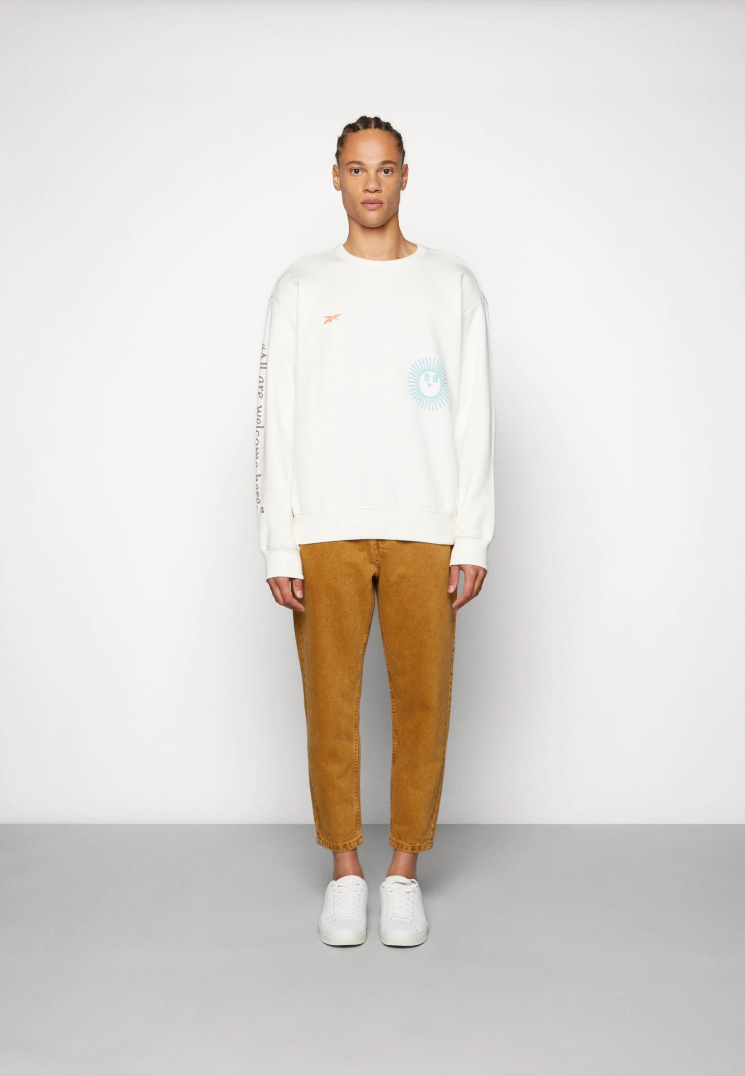 Reebok Classic Crew Unisex- Sweatshirt - Chalk 2 Reebok Classic Crew Unisex- Sweatshirt - Chalk - Image 2