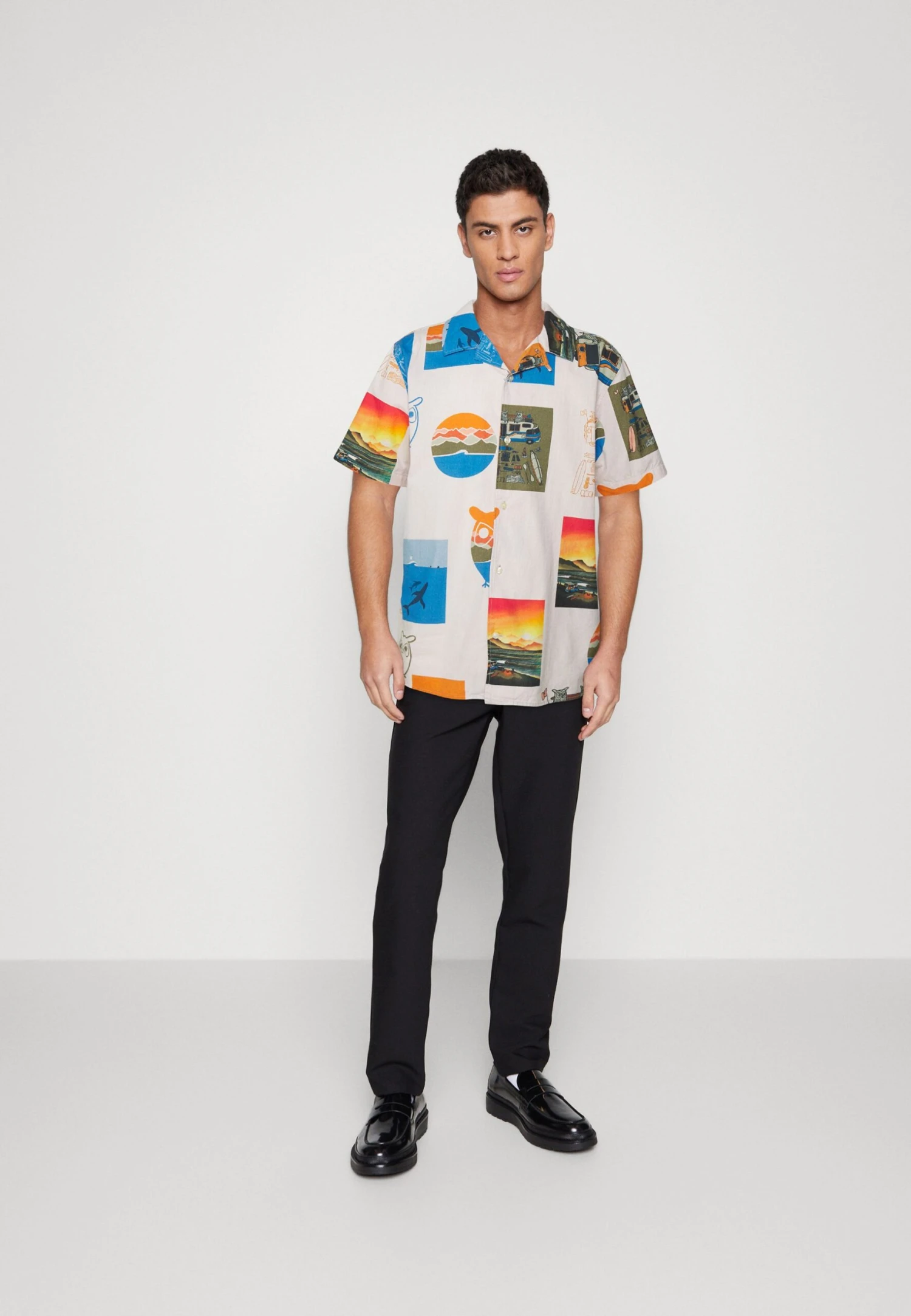 Boxed Fit Short Sleeved - Shirt - Multi-Coloured 2 Boxed Fit Short Sleeved - Shirt - Multi-Coloured - Image 2