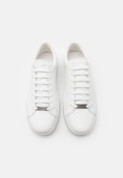 Guess Udine - Trainers - White -Clothing Sale Store bd896f7079b54ee6b3ac63b7c73792a7