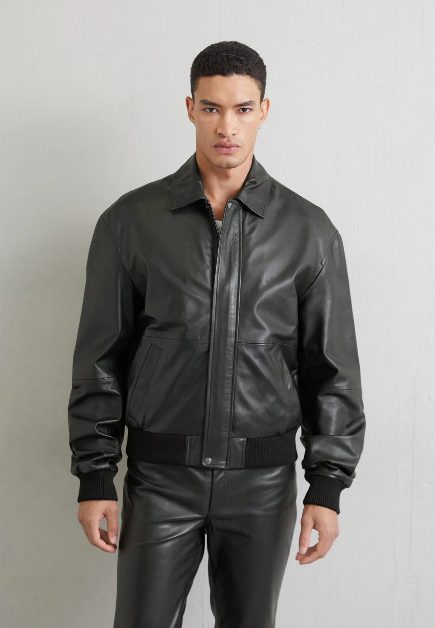 Oversized - Bomber Jacket - Black 1 Oversized - Bomber Jacket - Black