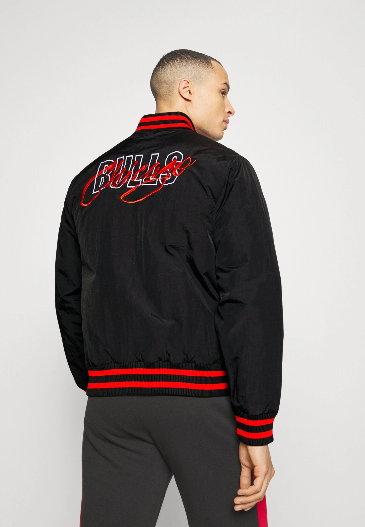 NEW ERA Nba Chicago Bulls Script - Outdoor Jacket - Black 1 NEW ERA Nba Chicago Bulls Script - Outdoor Jacket - Black
