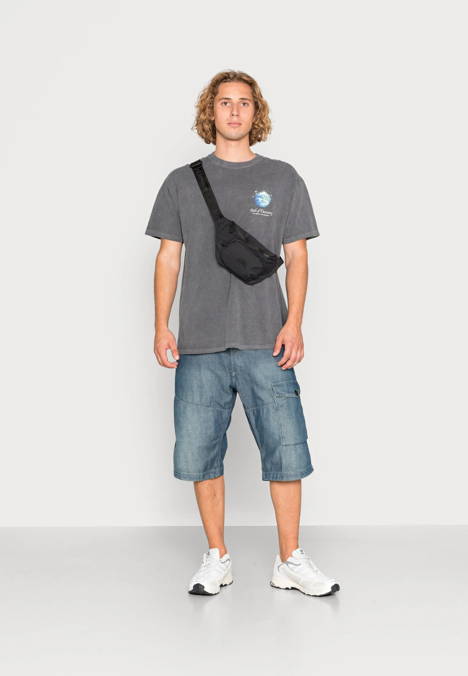 BDG Urban Outfitters Path Of Discovery Tee Unisex - Print T-Shirt - Charcoal 2 BDG Urban Outfitters Path Of Discovery Tee Unisex - Print T-Shirt - Charcoal - Image 2