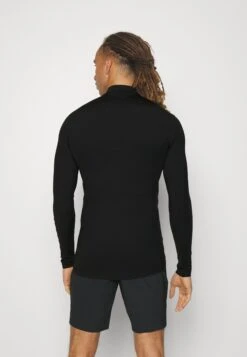 Lyle & Scott Tech Baselayer - Sports T-Shirt - Jet Black -Clothing Sale Store ef5fe46e00534affbc1bda084e3fdcad