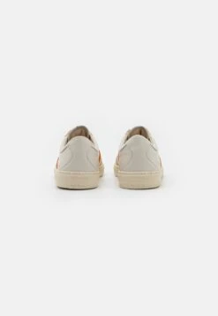 PAUL SMITH Shoe Callahan - Trainers - Off-White 8 PAUL SMITH Shoe Callahan - Trainers - Off-White -Clothing Sale Store f7cb4b59c0144a5583581f2fe20f952d